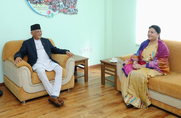 एमाले अध्यक्ष ओली र पूर्वराष्ट्रपति भण्डारीबीचको भेटवार्ता ‘सकारात्मक’