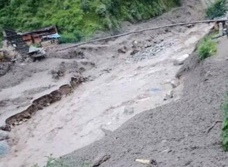 बाजुरामा बाढीबाट १९ घर बगे, ७ वटामा क्षति, १७ जोखिममा