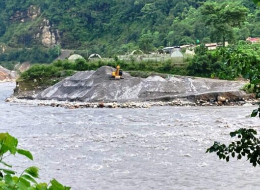 नदीजन्य पदार्थ ठेक्कामा निकाल्न नपाइने प्रावधान बेवास्ता, रोकिएन कालीगण्डकी दोहन